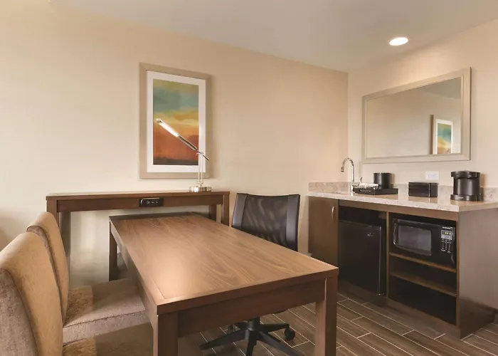 Embassy Suites By Hilton Akron Canton Airport