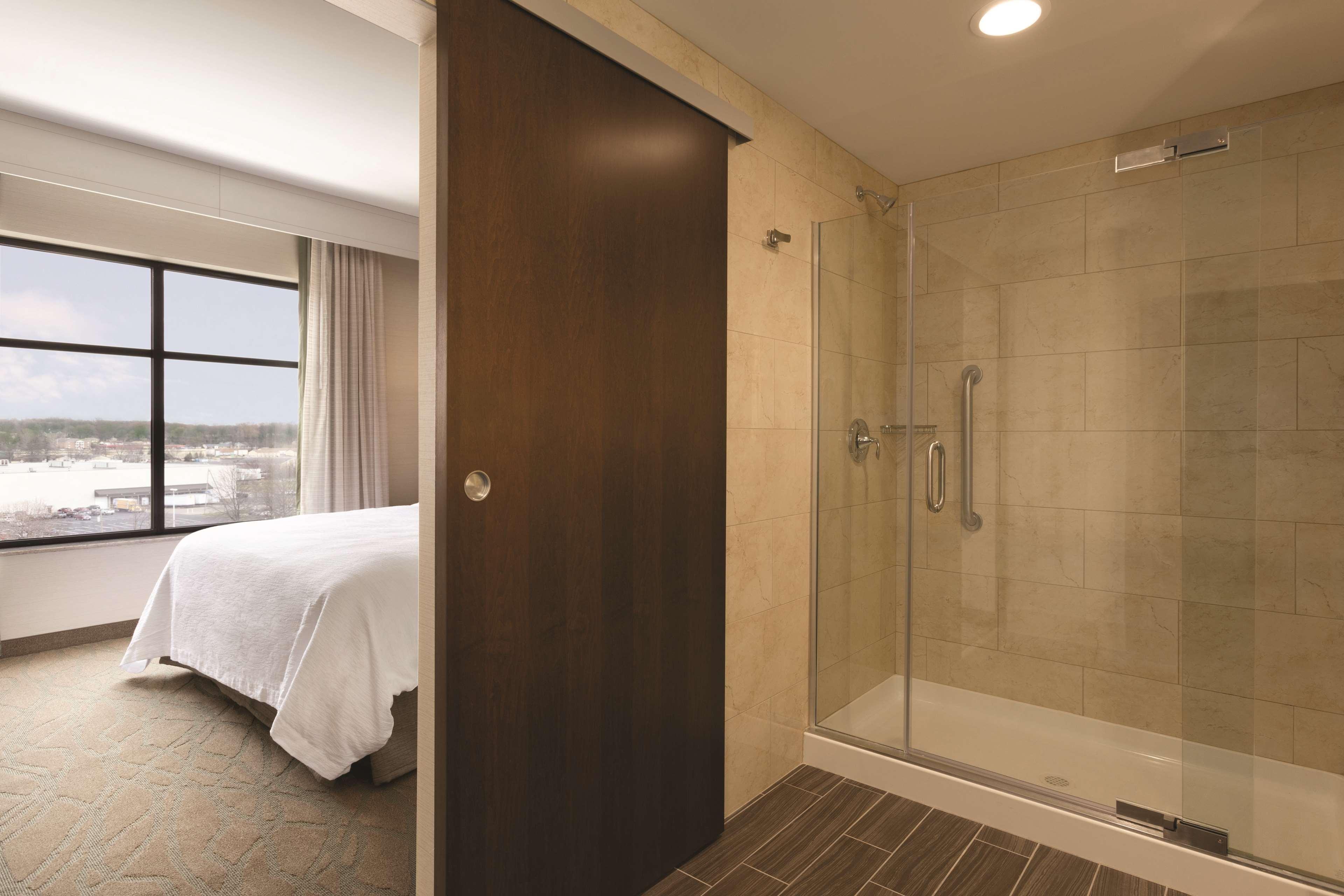 Hotel Embassy By Hilton Akron Canton Airport North Canton