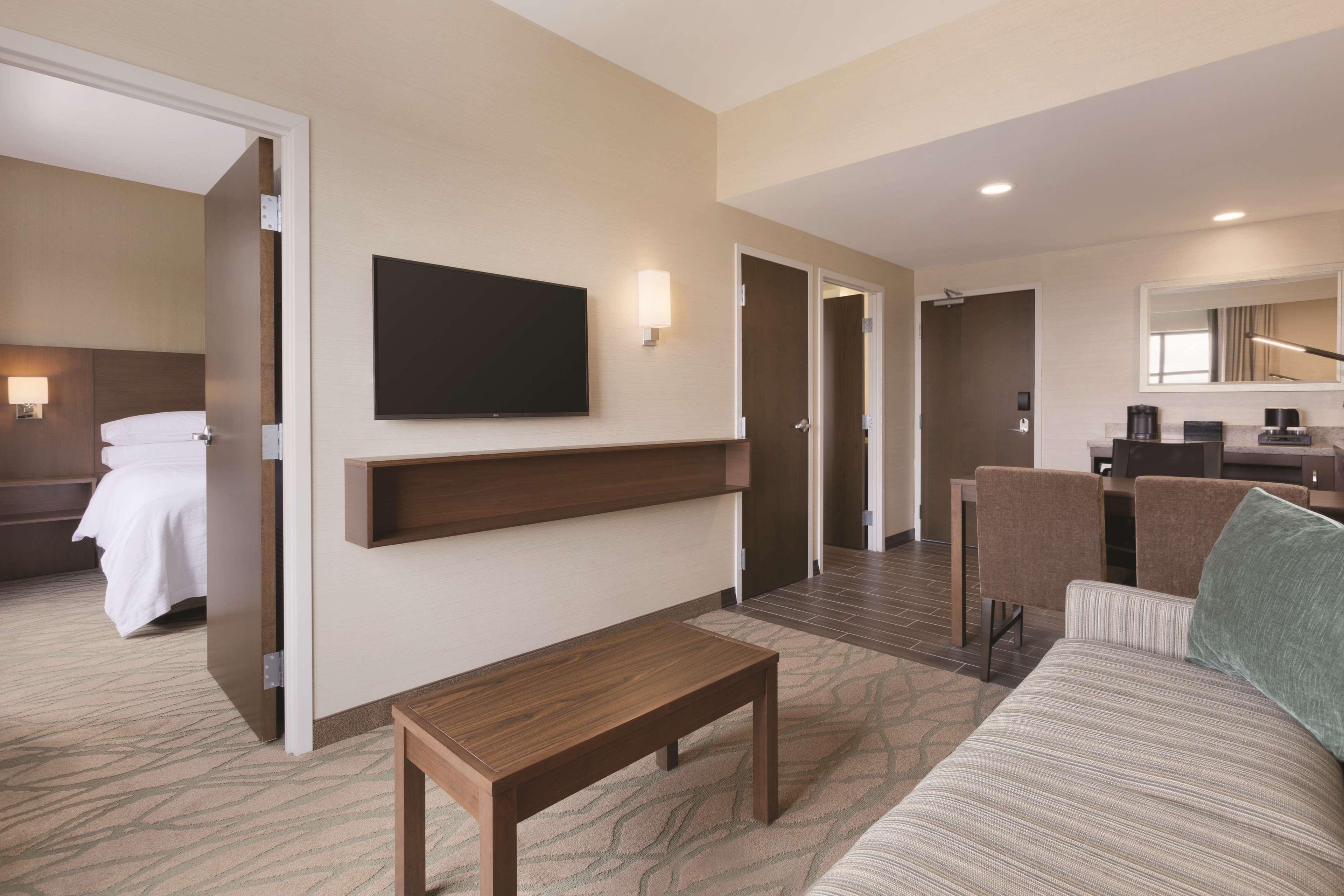 Embassy By Hilton Akron Canton Airport Hotel