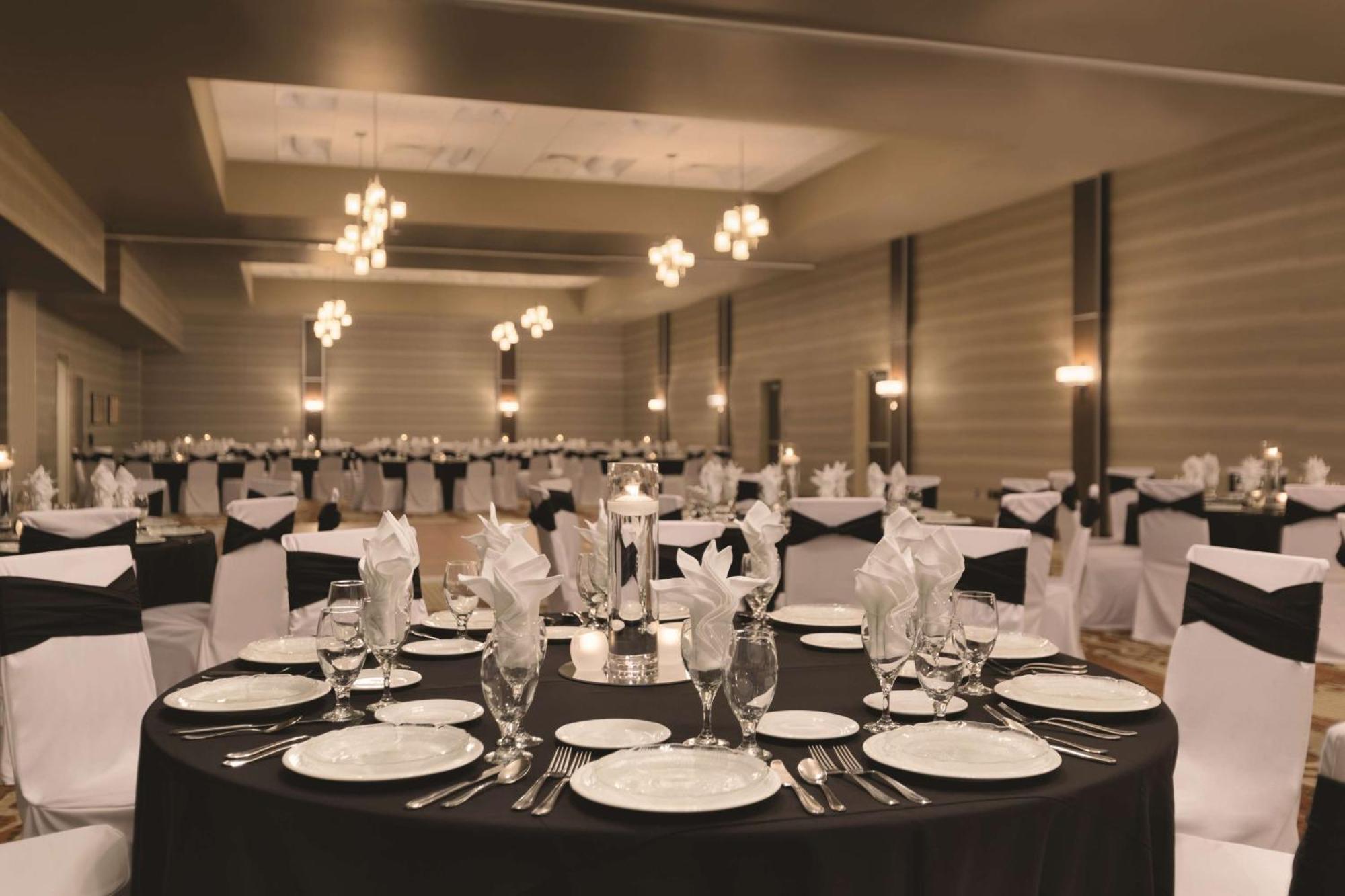 Embassy By Hilton Akron Canton Airport 4*