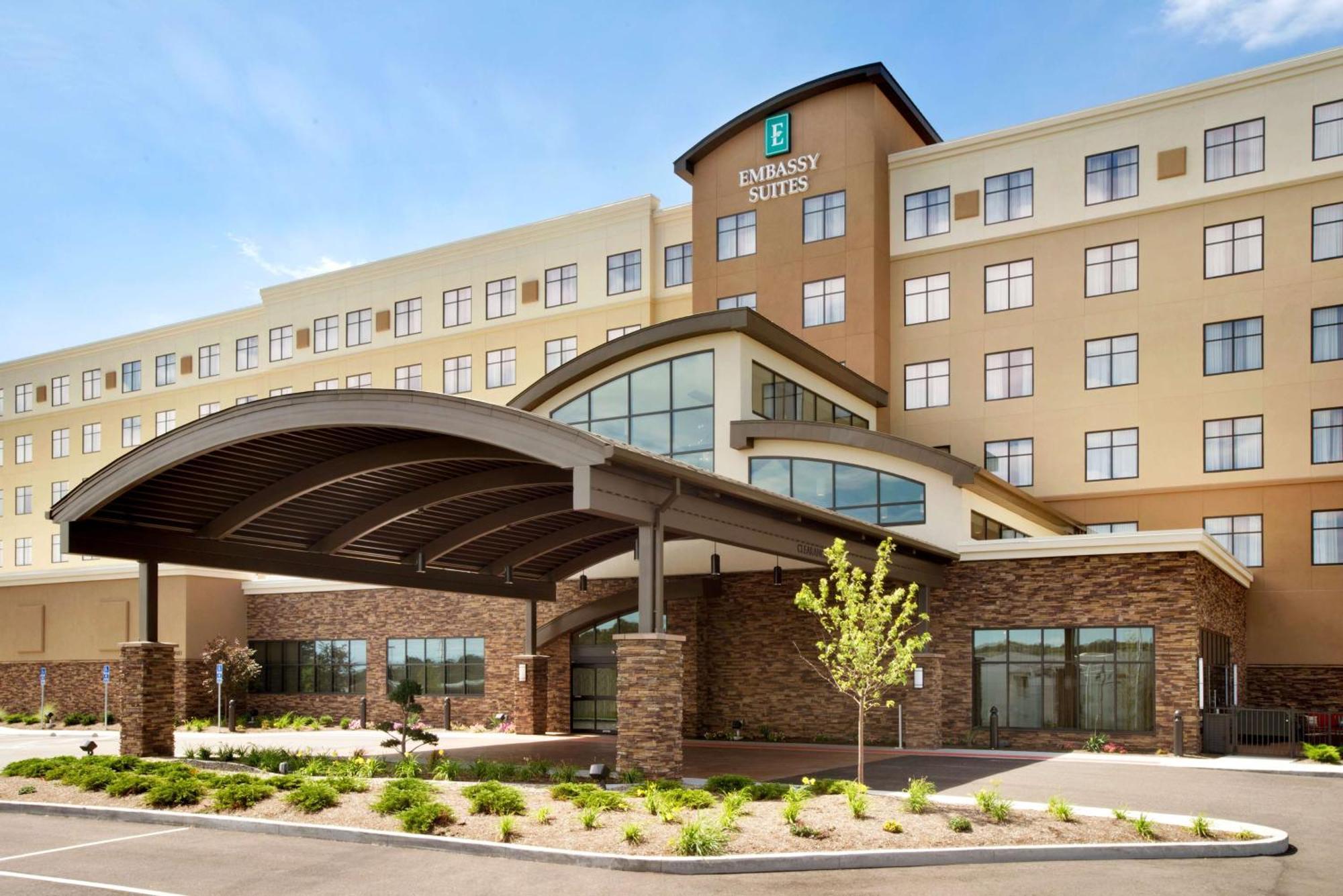 Hotel Embassy By Hilton Akron Canton Airport 4*